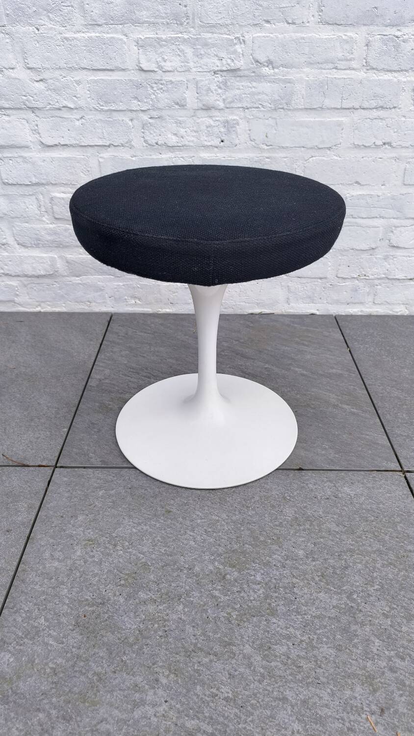 Knoll International Eero Saarinen stool 1970