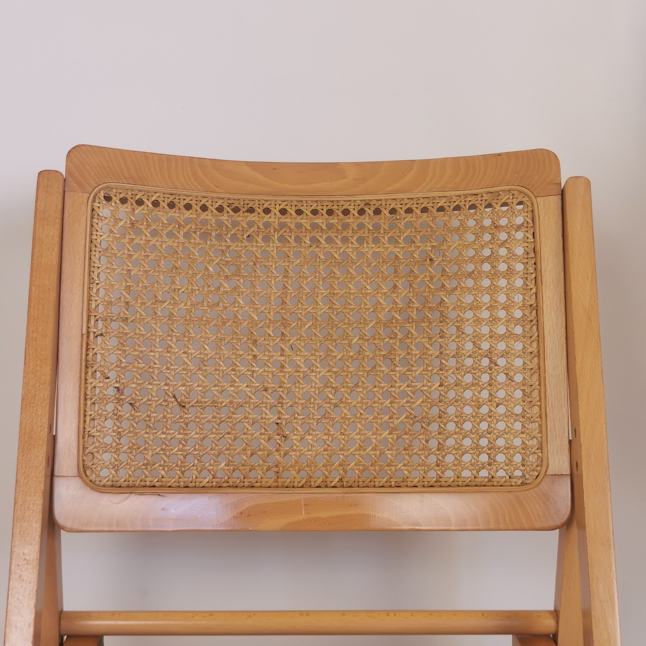 Chaises pliantes cannées