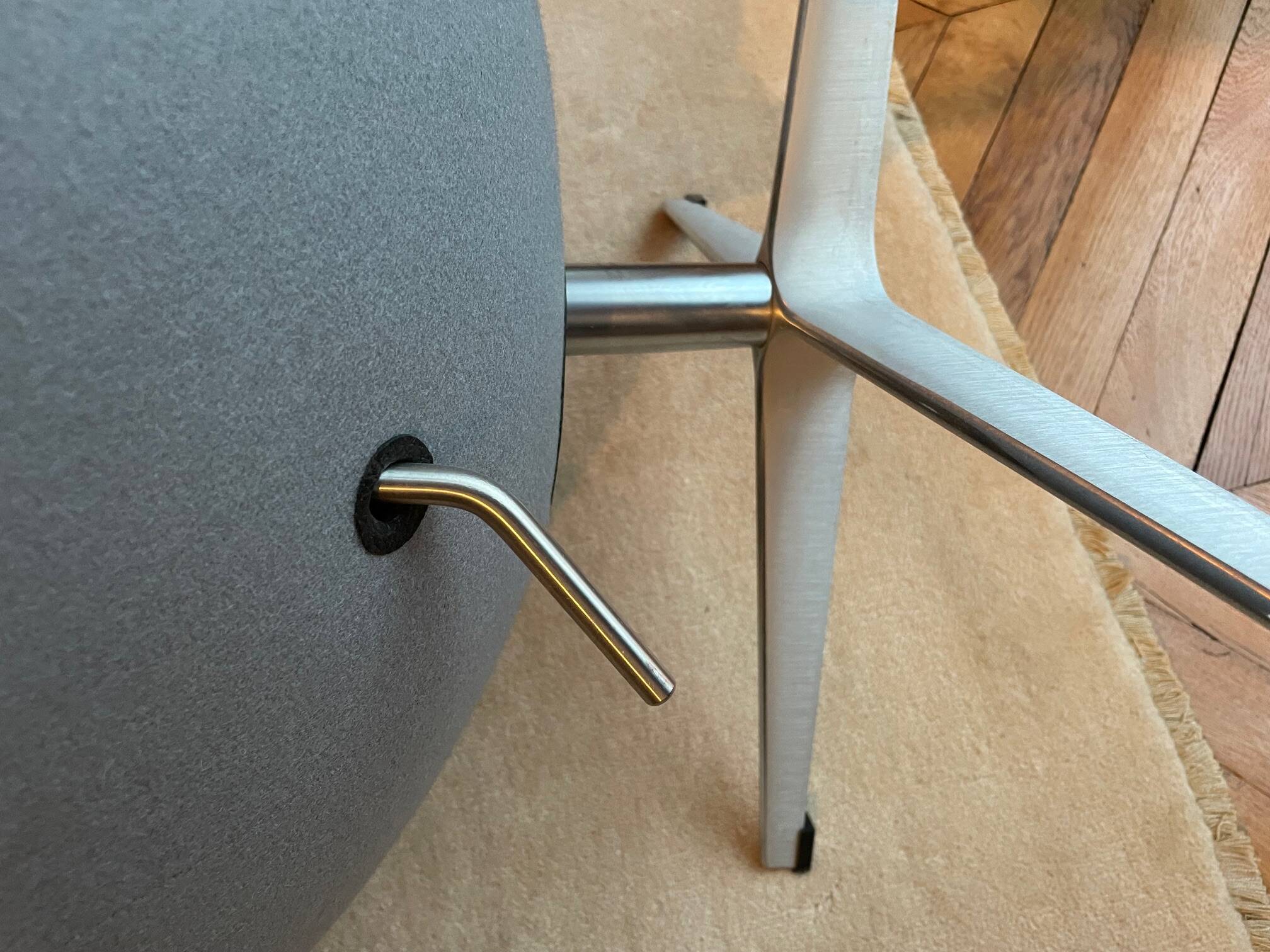 EGG CHAIR - Design Arne JACOBSEN - Edition Fritz HANSEN