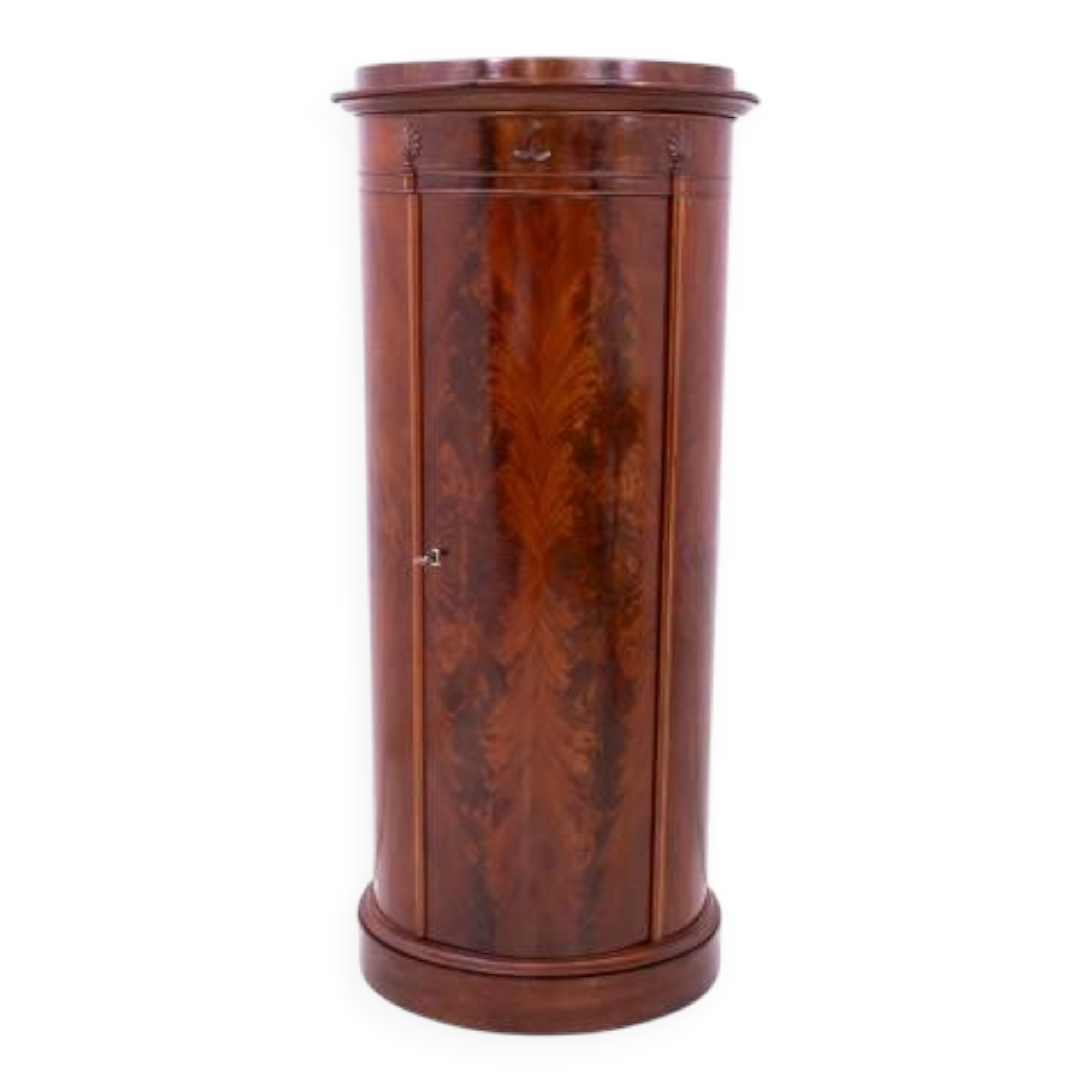 Interesting Biedermeier chest of drawers, Northern Europe, circa 1860. After renovation.