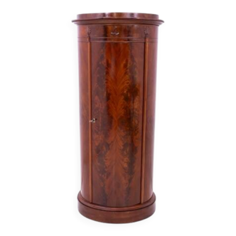 Interesting Biedermeier chest of drawers, Northern Europe, circa 1860. After renovation.