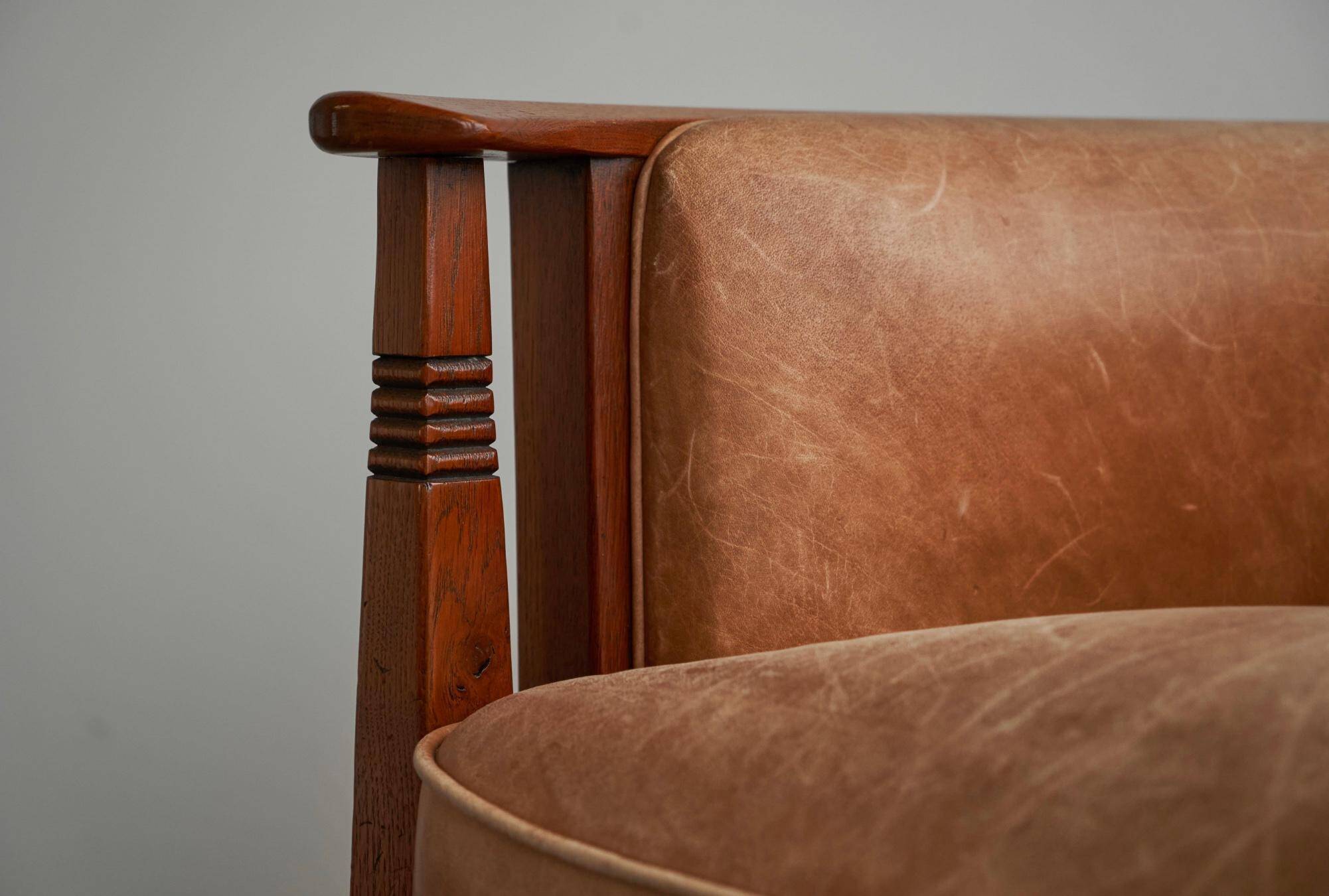 Art Deco armchair in solid oak and leather by Frits Schuitema