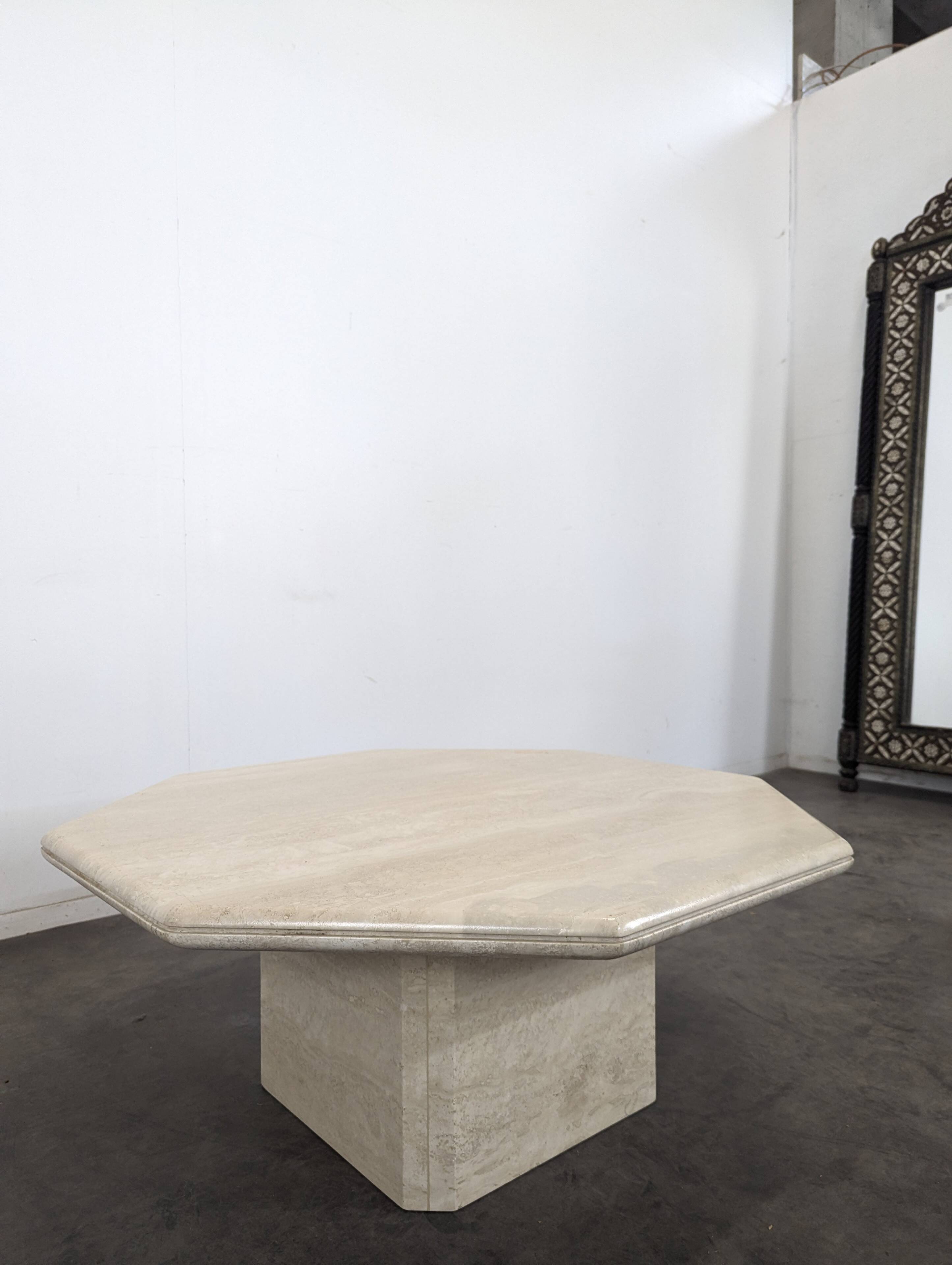 Italian design travertine coffee table from the 1980s.