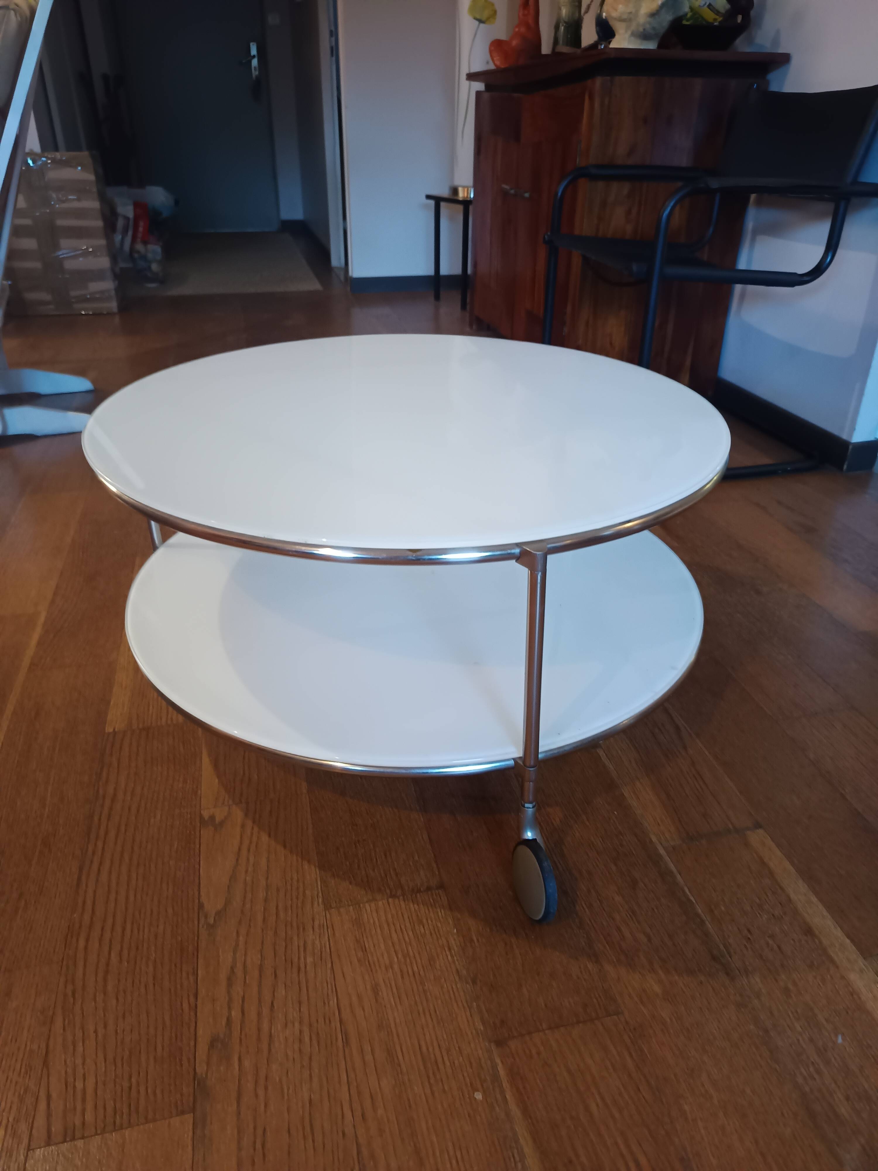Table basse STRIND par Ehlen Johansson pour IKEA, verre opalin et chrome