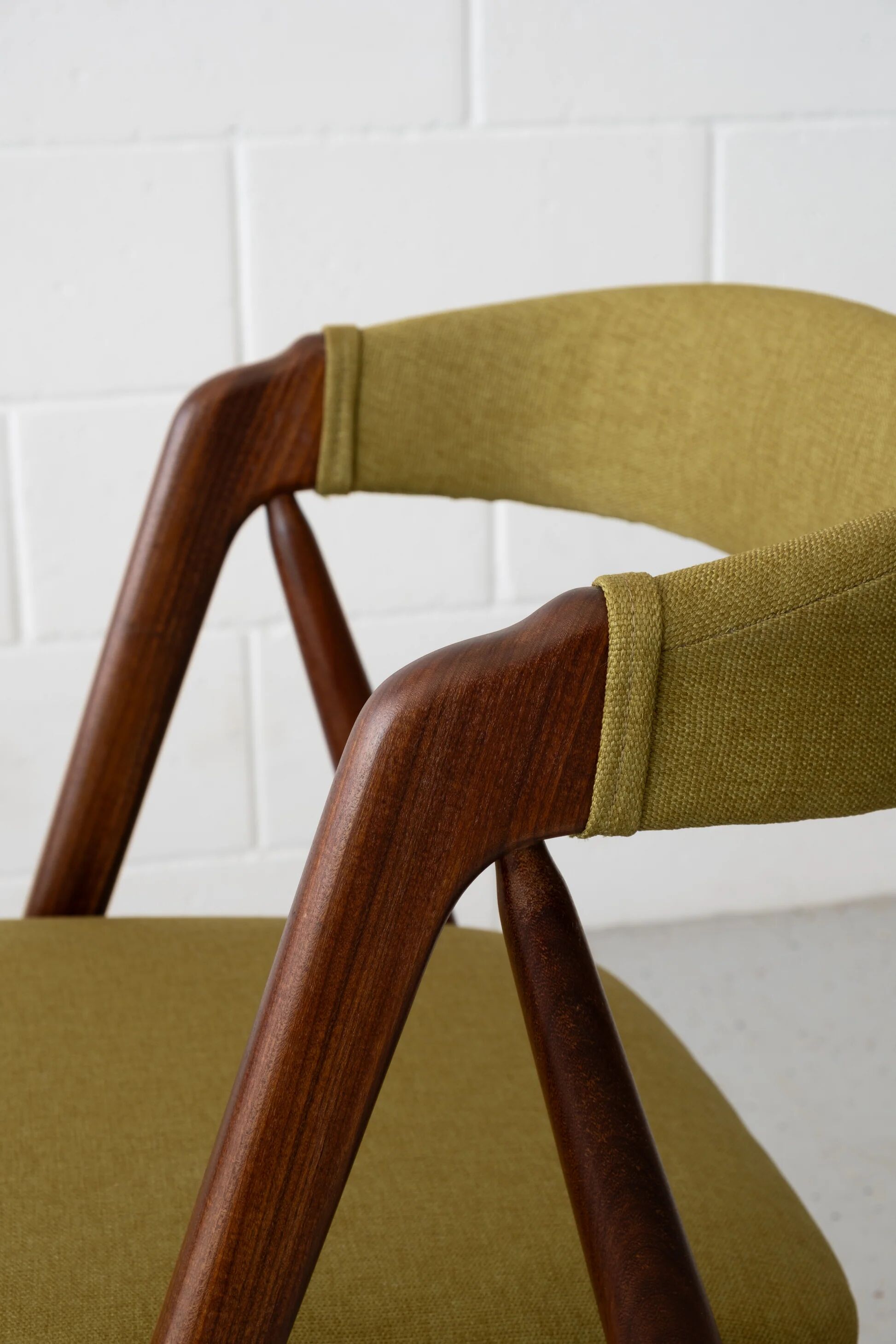 Chaises en teck modèle 205 de Thomas Harlev