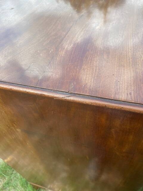 Scribanne chest of drawers