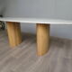 Table ovale en marbre de Carrare et bois
