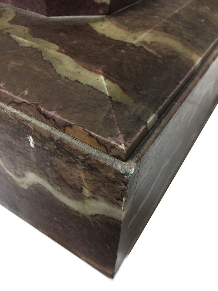 Harness red veined marble