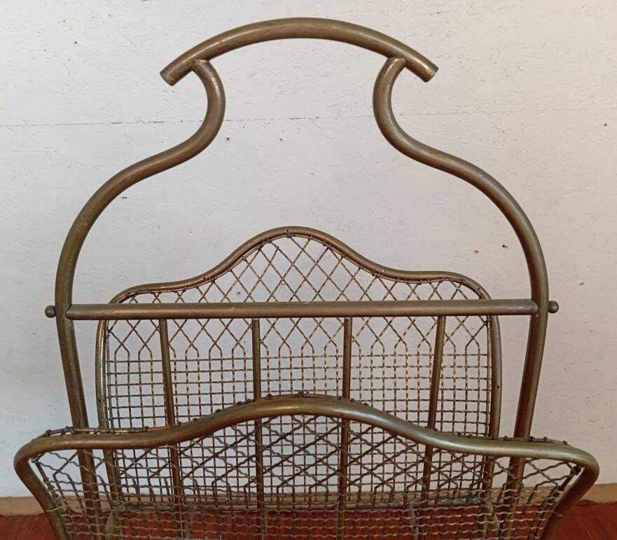 Brass magazine rack in neo-classical style, 20th century.