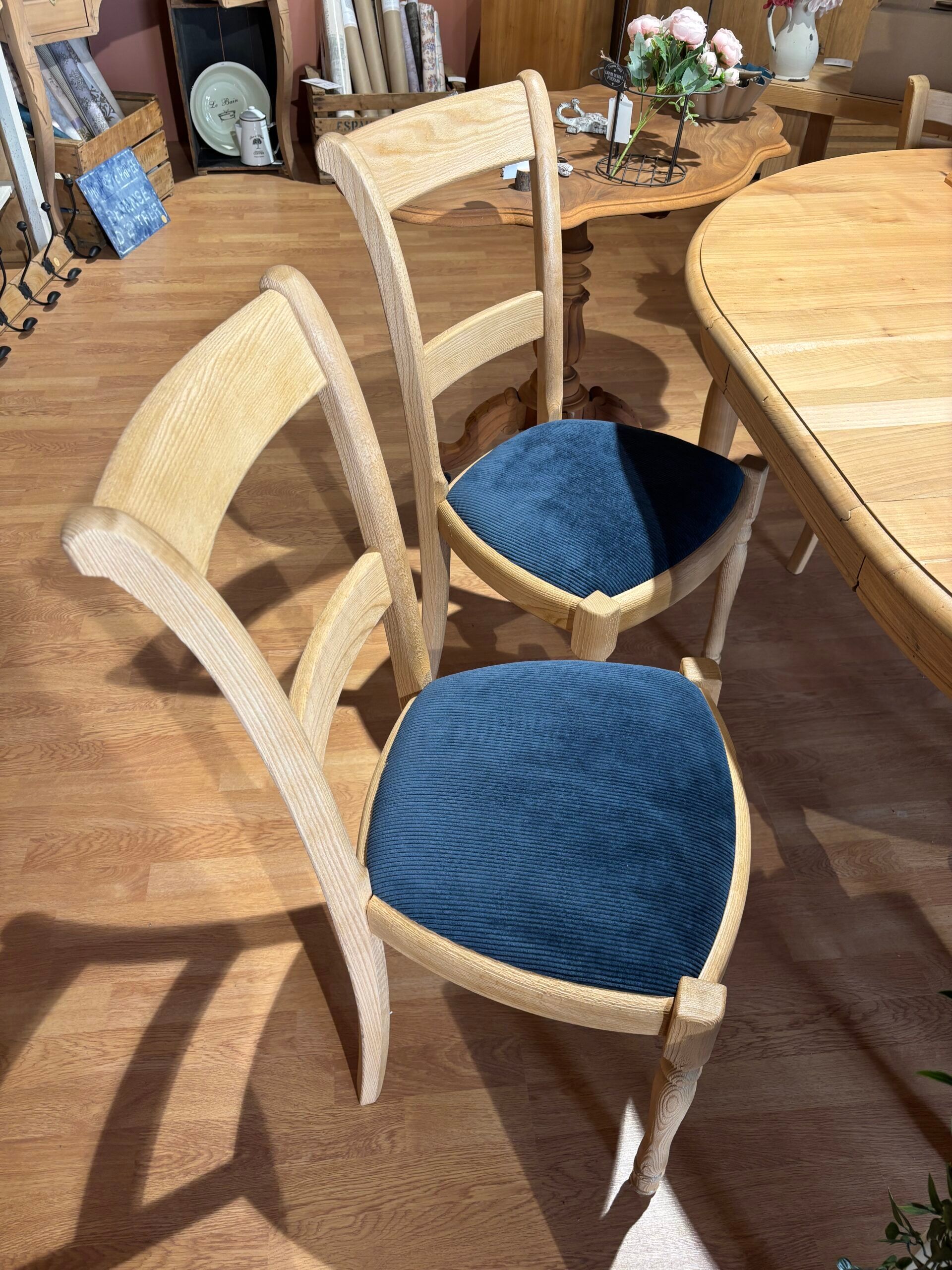 4 chairs with midnight blue velvet seats