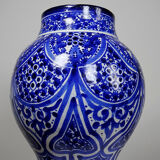 Large Moroccan vase/jar from Fès, handcrafted ceramic Khabia, 19th-20th century, cobalt.