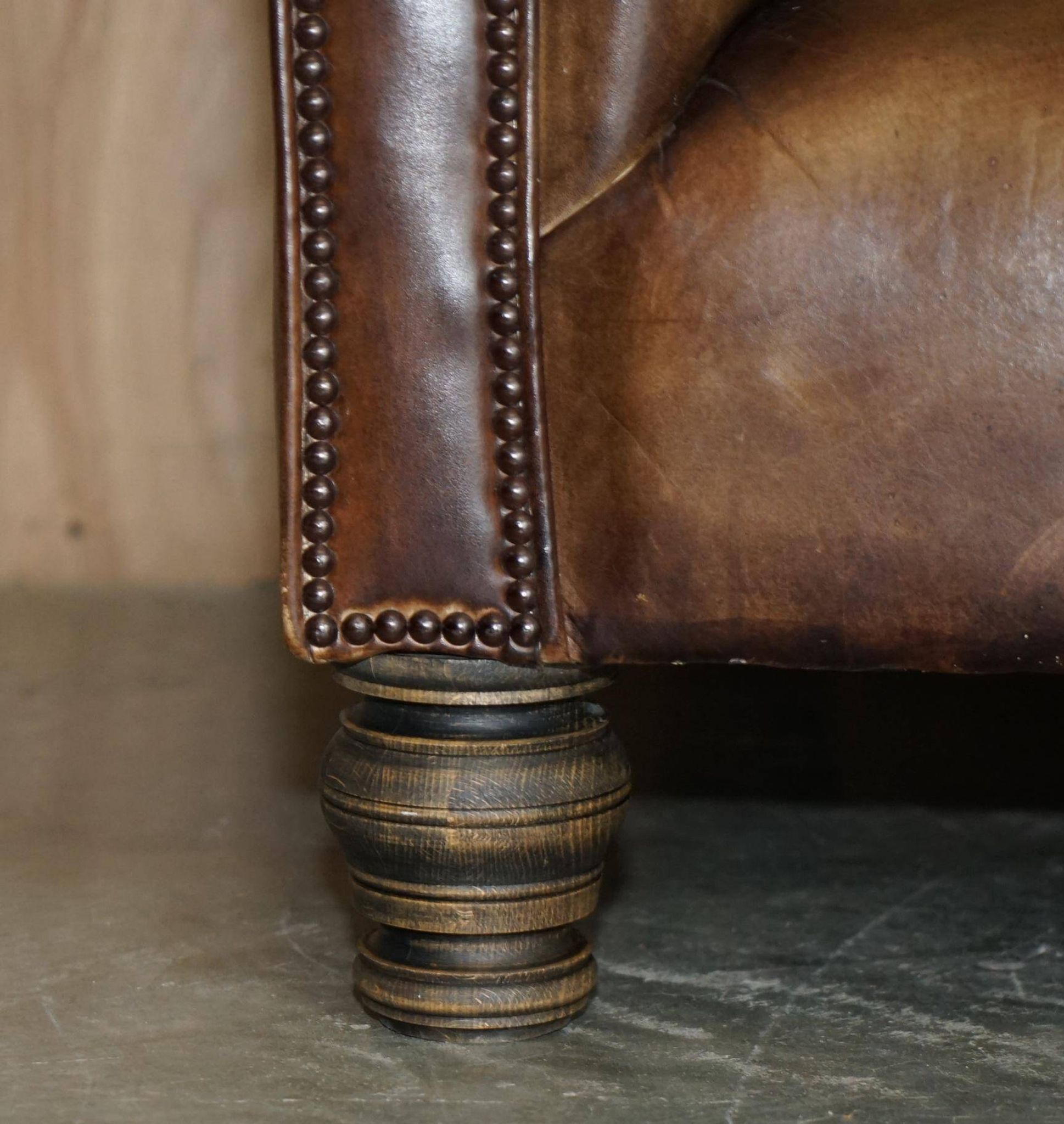 Vintage oversized Chesterfield canapé in hand-dyed leather.