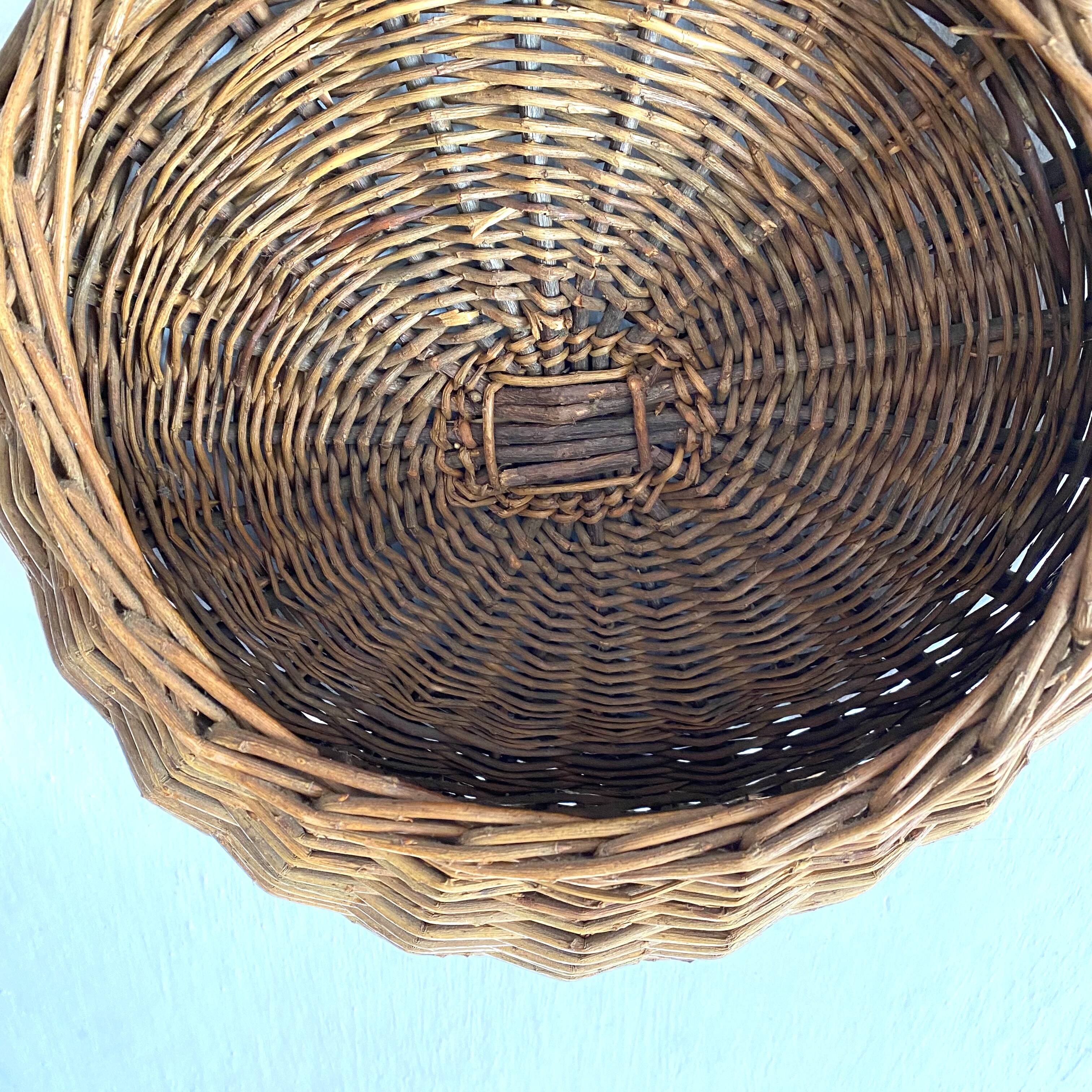 Panier en osier à suspendre