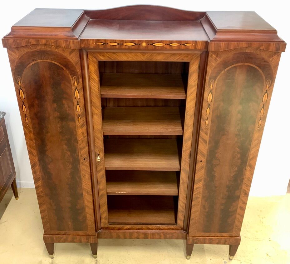 Bibliothèque époque art déco en placage de bois précieux et marqueterie