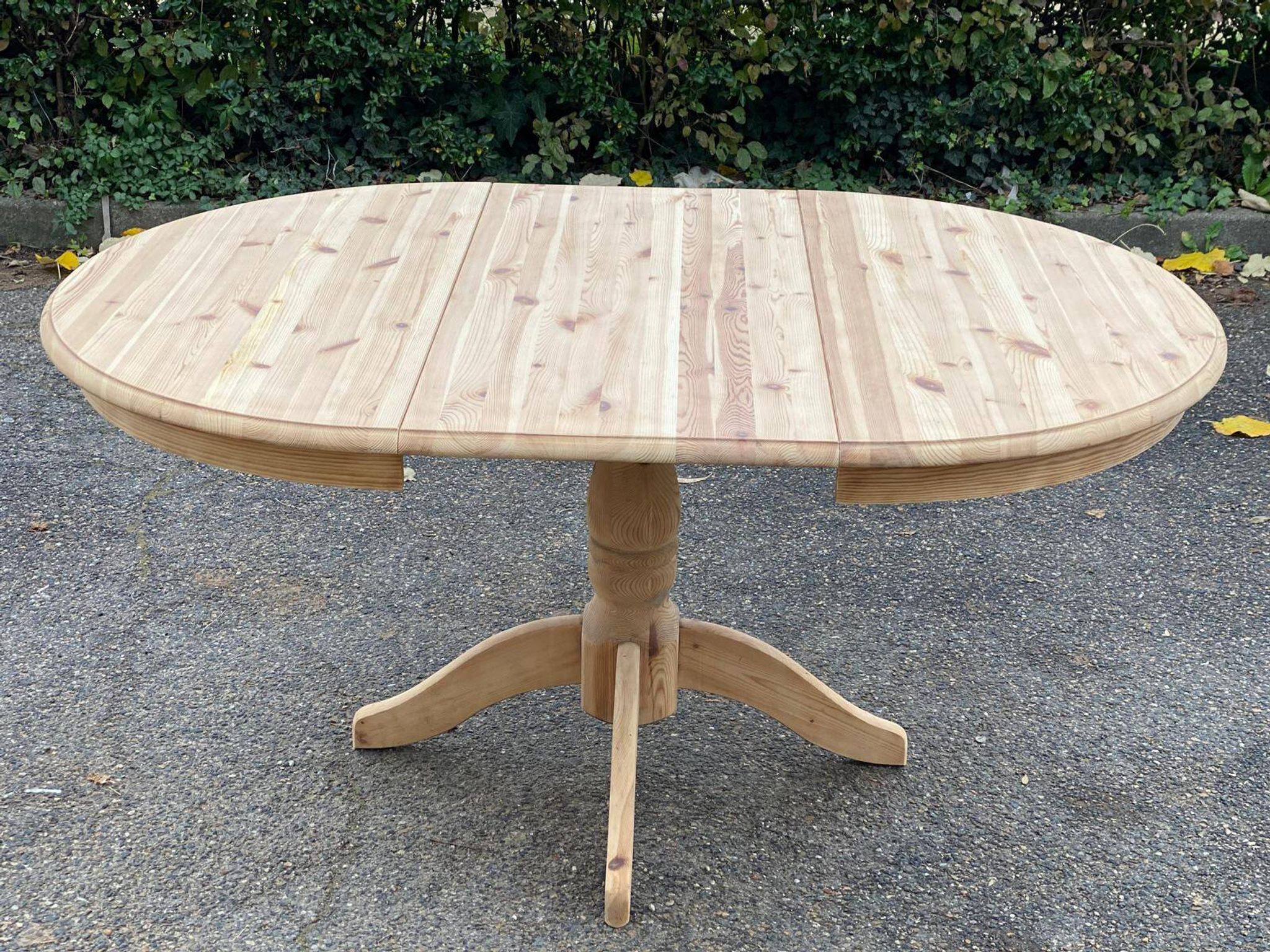 Table à manger ronde extensible pied central rénovée en bois massif brut 105cm