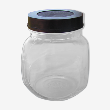 Old grocery jar lid in bakelite
