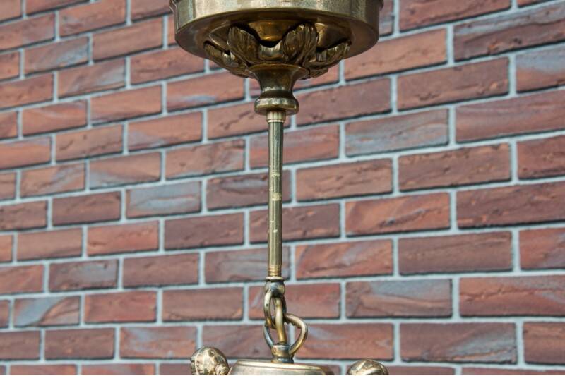 Lustre en laiton du milieu du XXe siècle, Europe occidentale