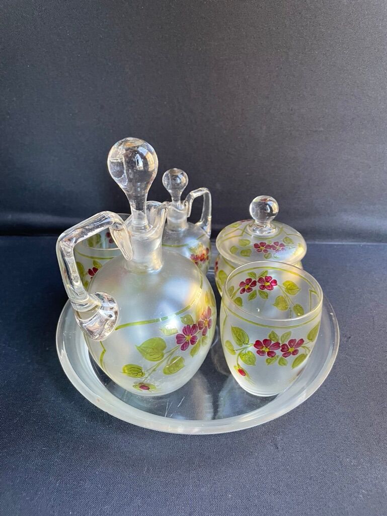 Non-selfish night service - art nouveau - hand-decorated satin blown crystal