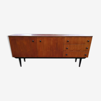 Buffet des années 60 / 70 dans le style vintage