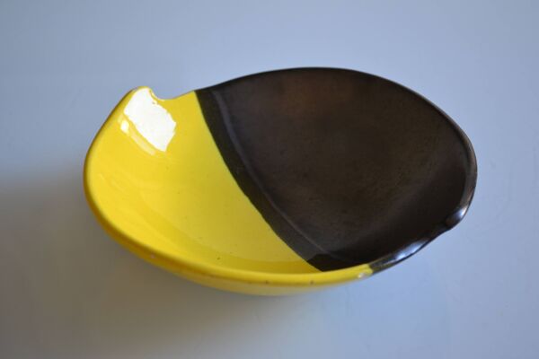 Coupe céramique Bicolore Noire et jaune Signée Luc Vallauris 1950
