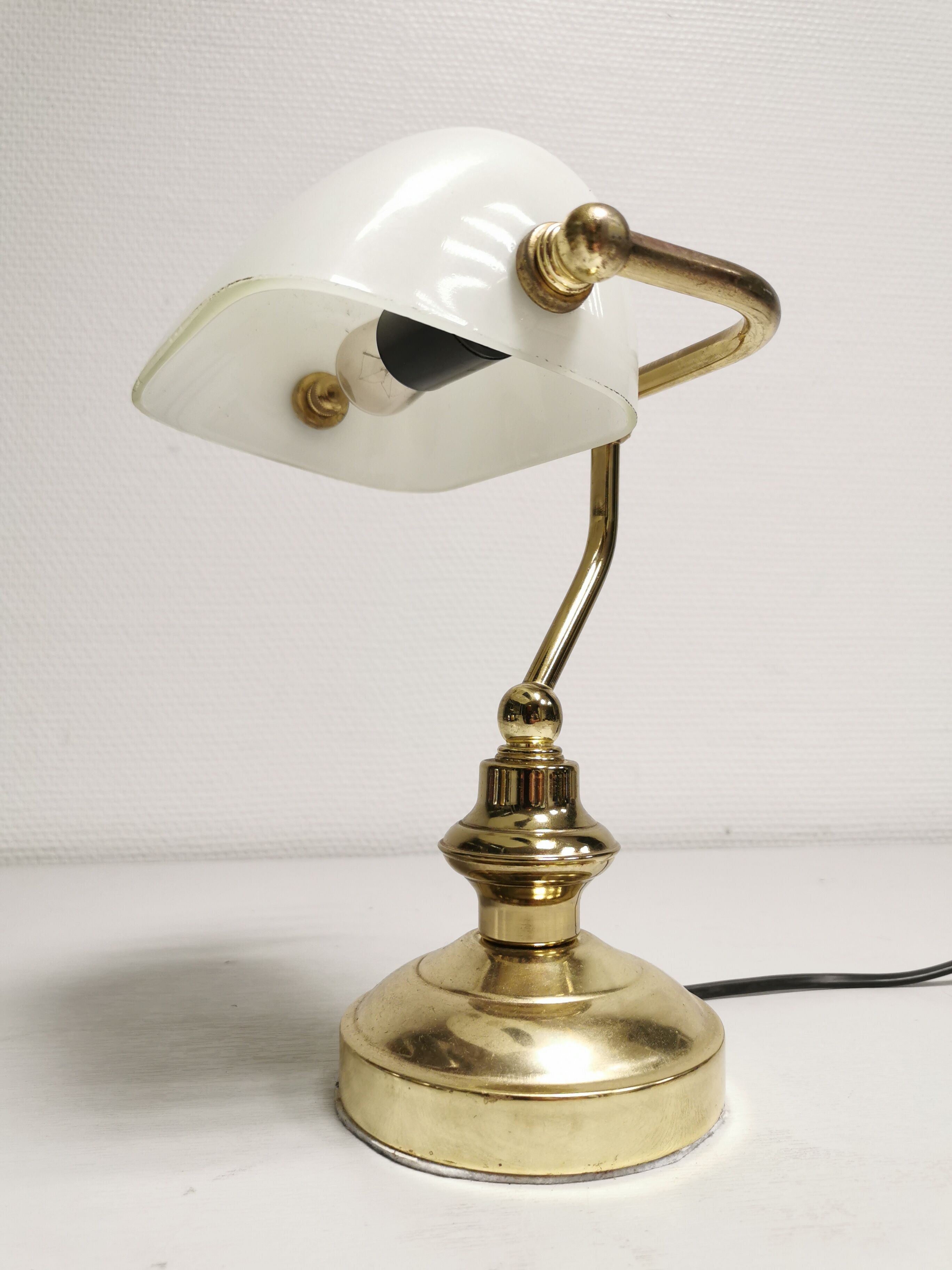 Small vintage desk lamp reading notary style