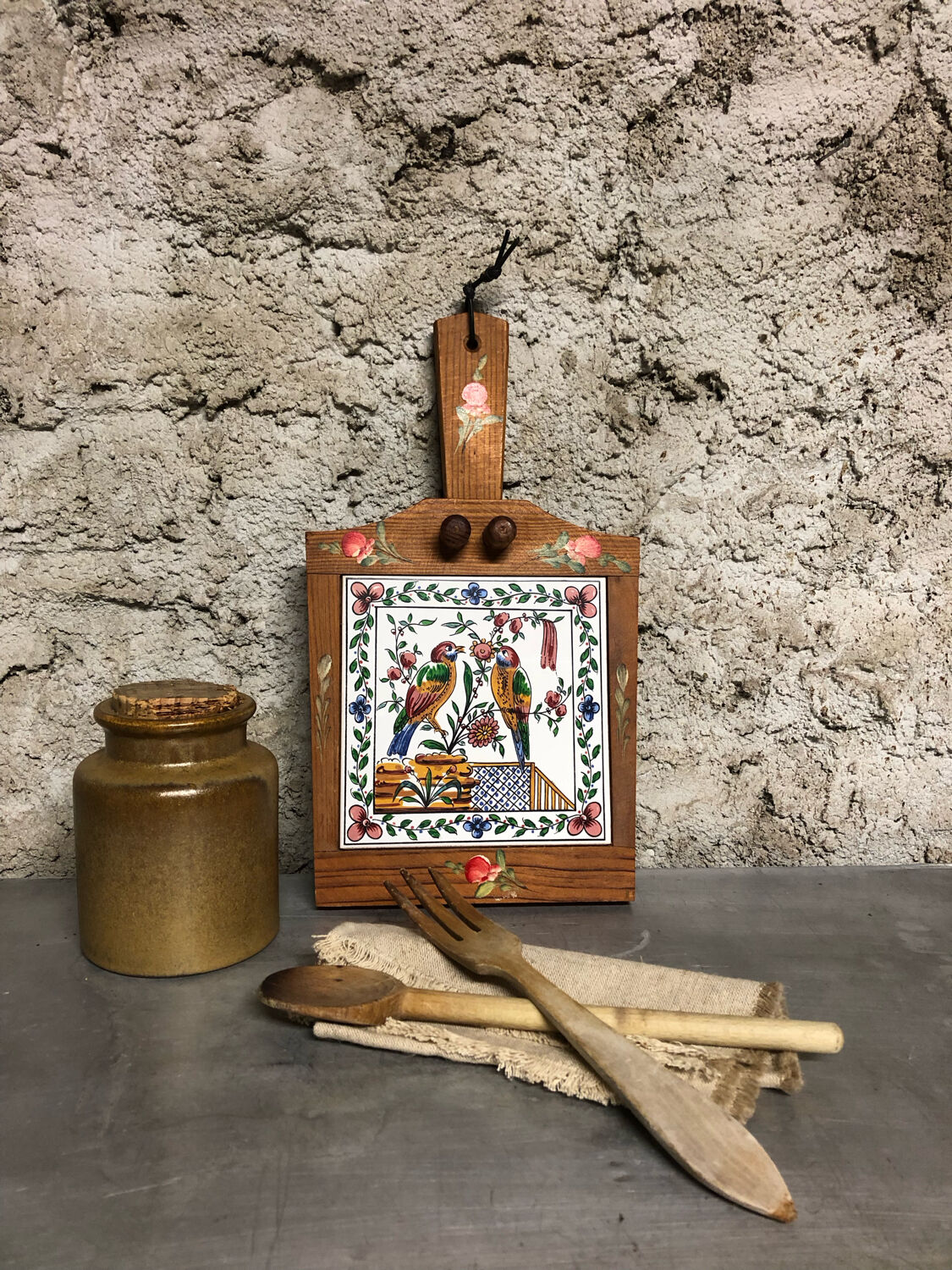 Hand-painted tiled cutting board