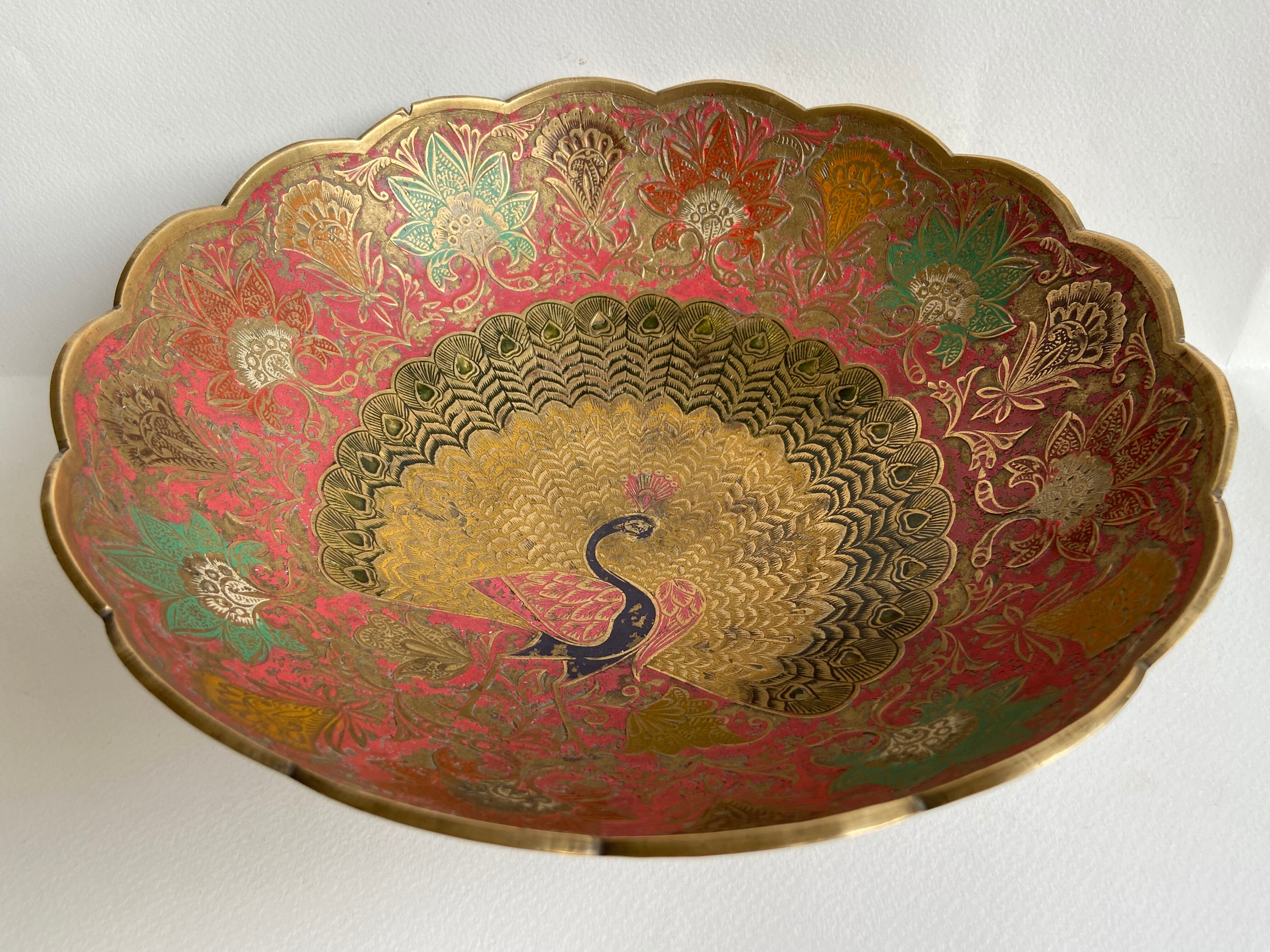 Trinket bowl in gilded brass