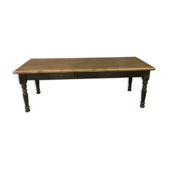 Skated farm table