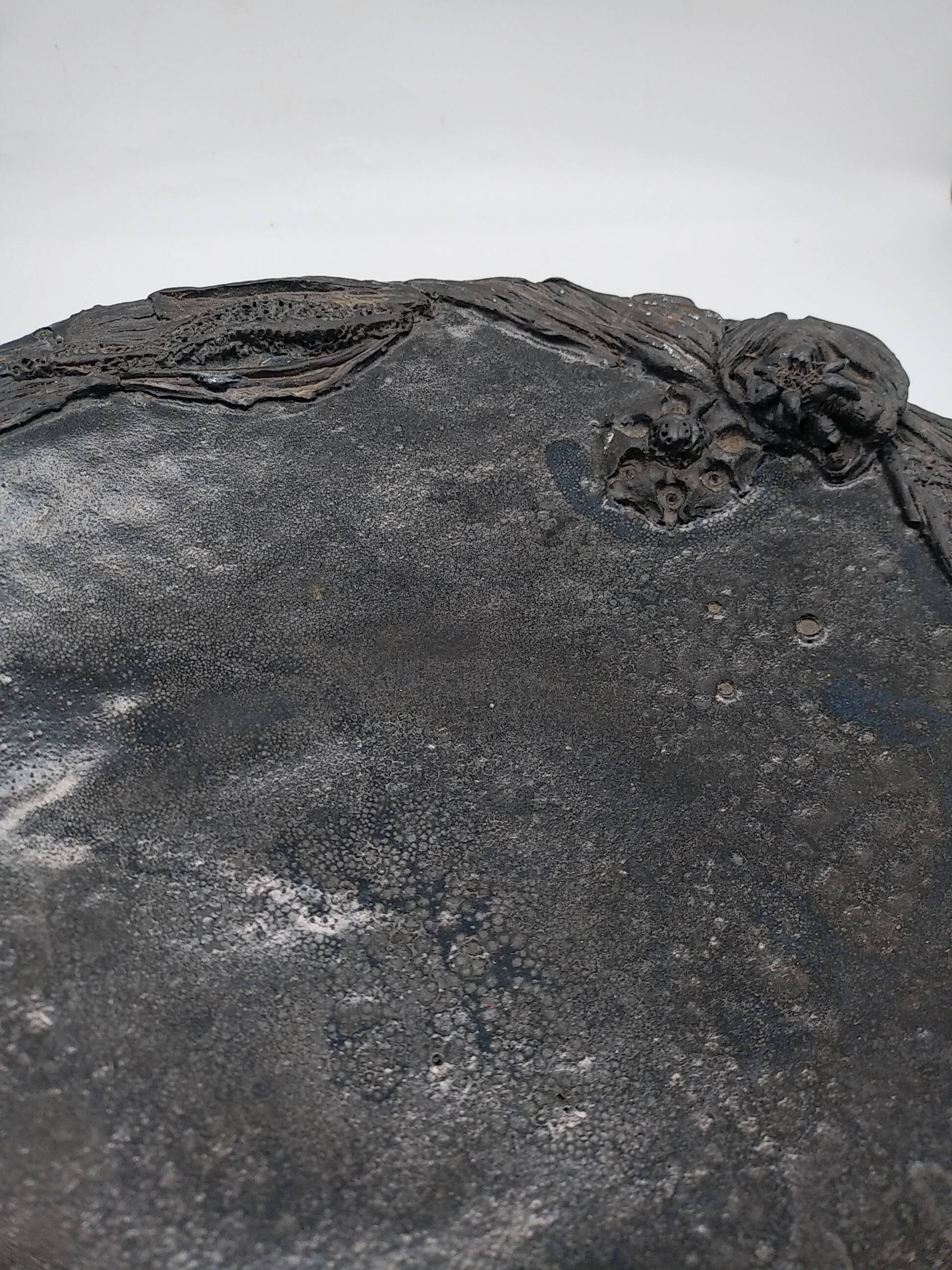 Large vulcanized ceramic bowl. Black. Artisanal work.