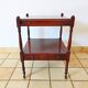 Table d'appoint en if par Bradley England