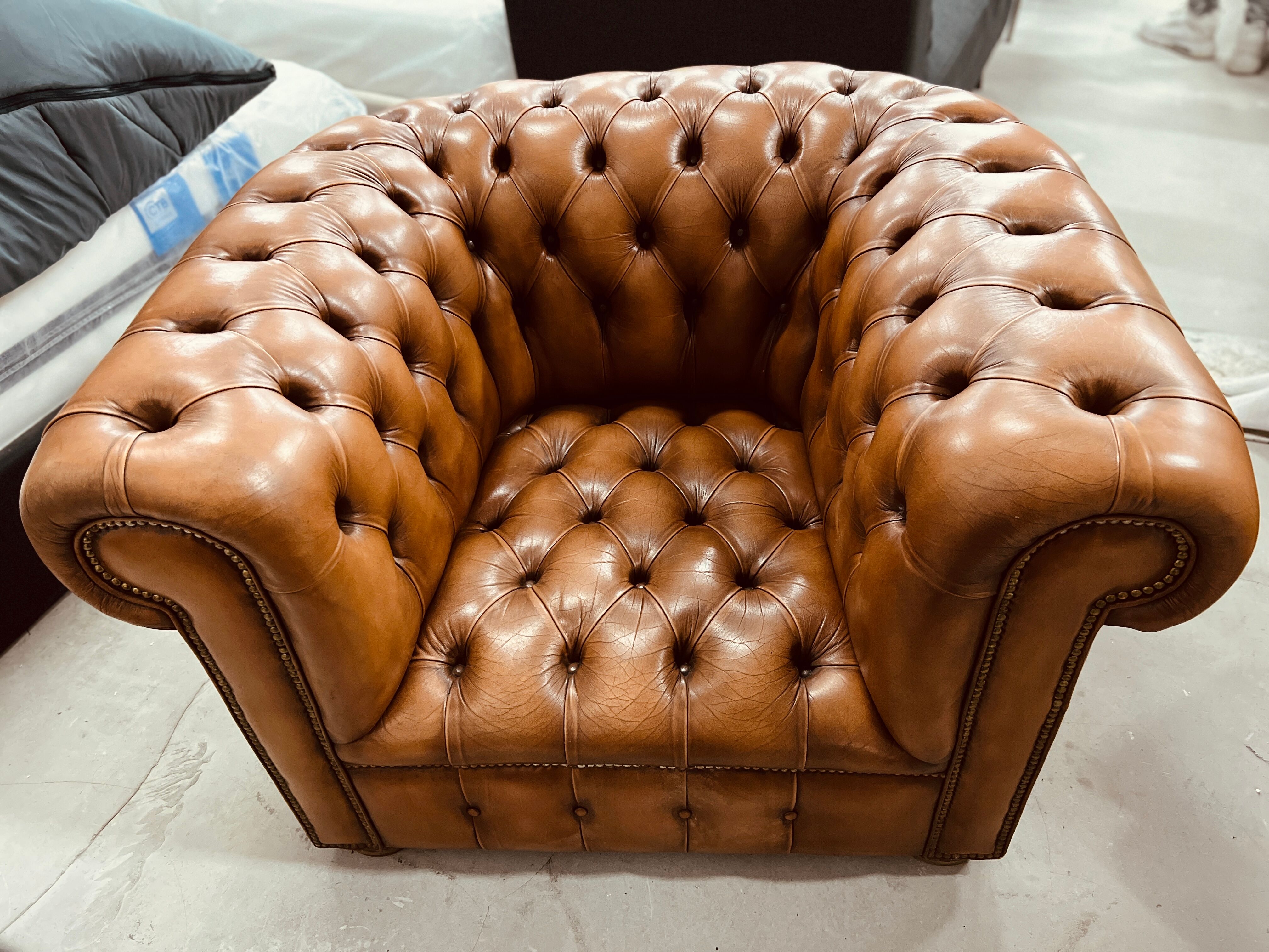 Chesterfield armchair in leather one place xl