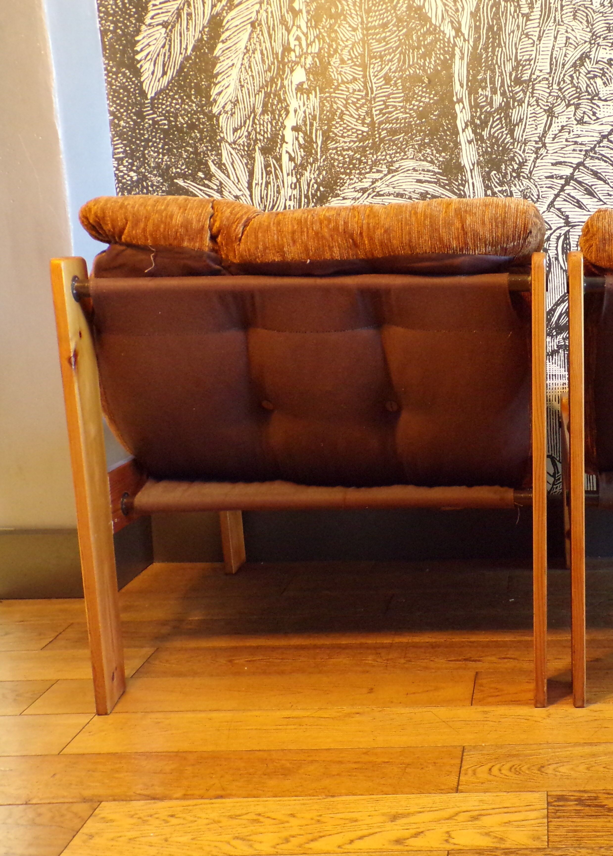 Scandinavian pine and velvet seat