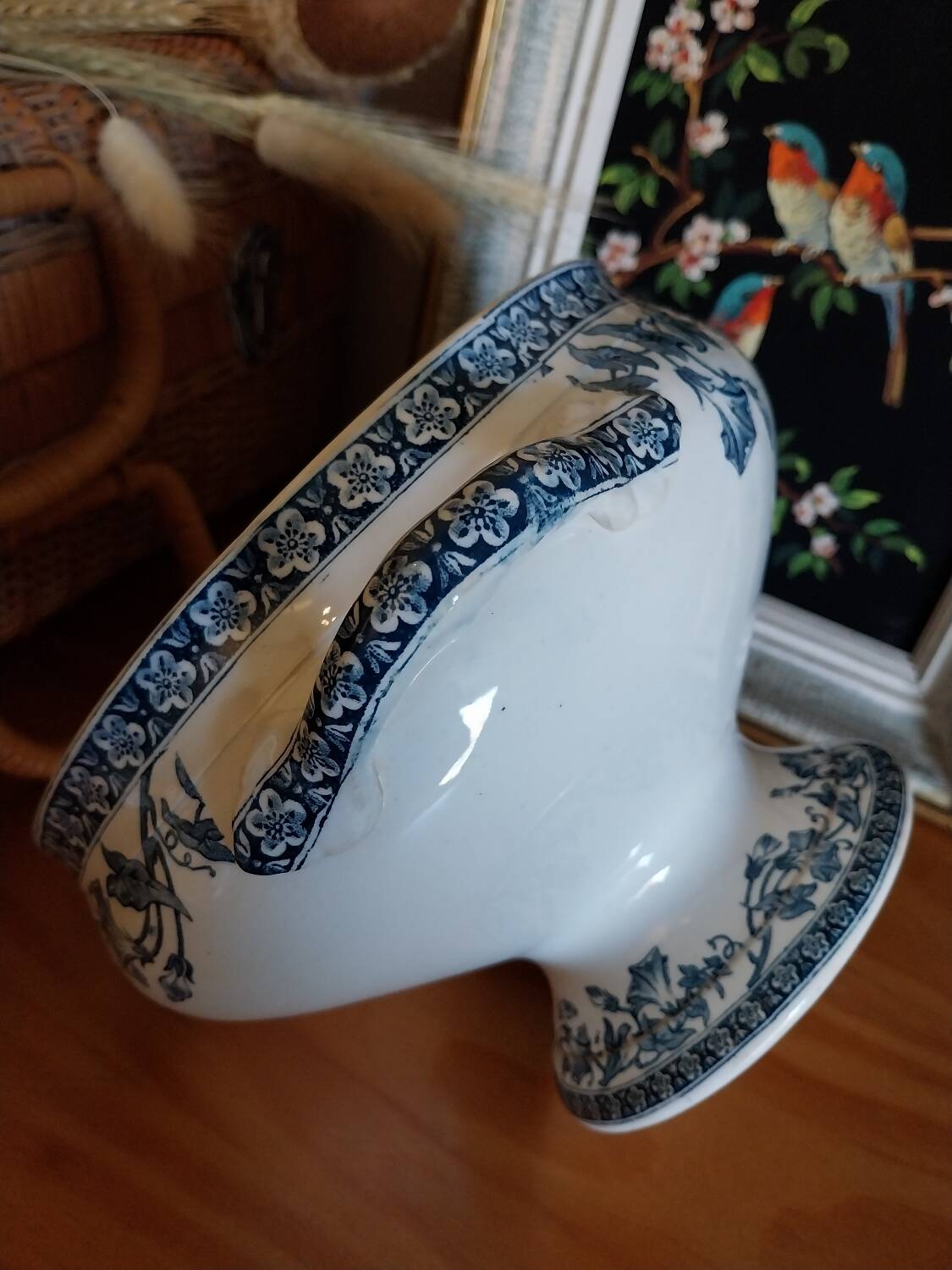 Vegetable stand on foot, shower, iron earth, St Amand and Hamage Nord, model Volubilis.