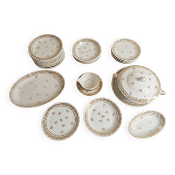 Complete grand table service, Limoges porcelain and gilding, LOT 1