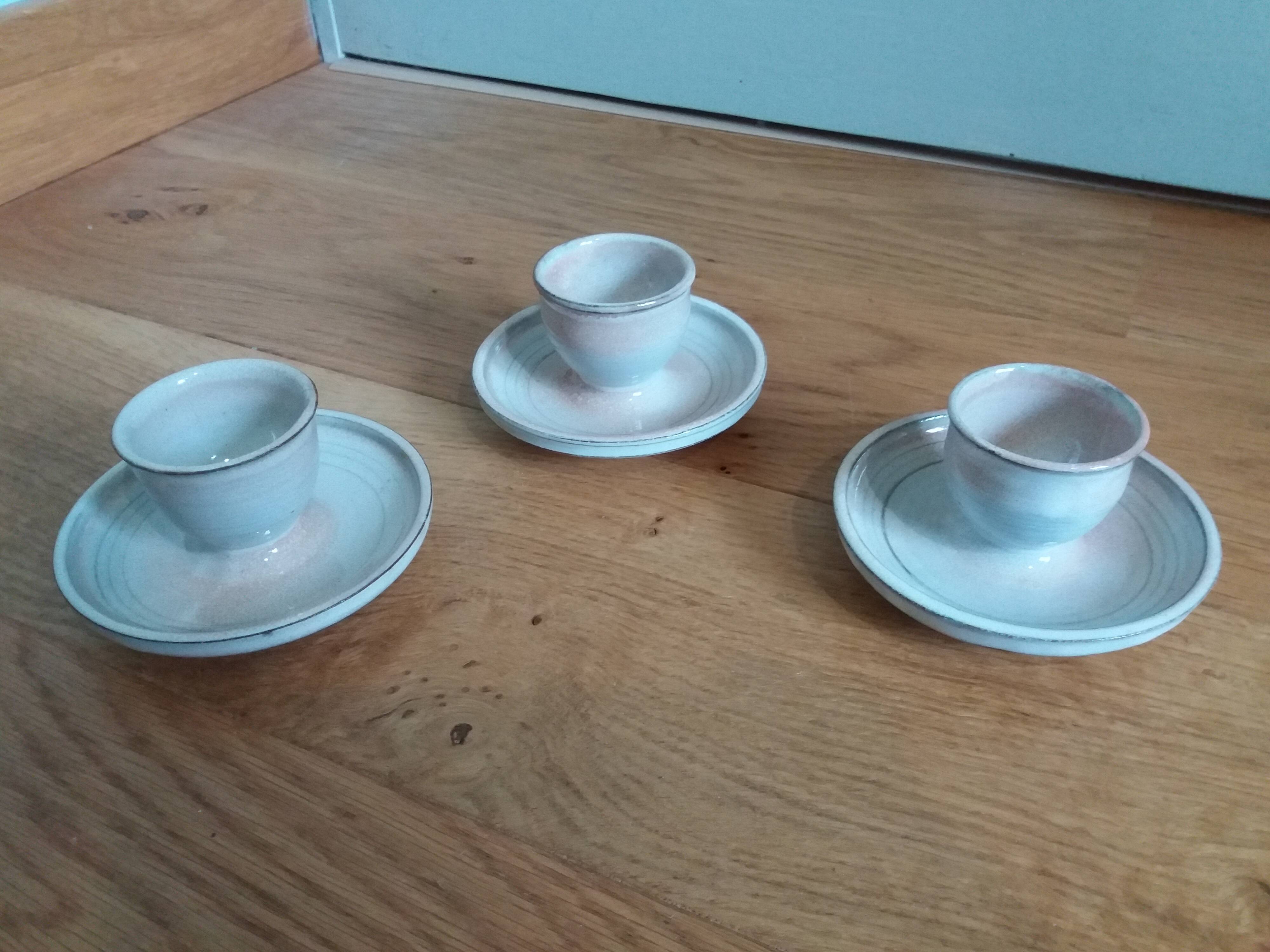 Egg cups signed Atch Chantal and Thierry Robert sandstone from Poncé sur Loir