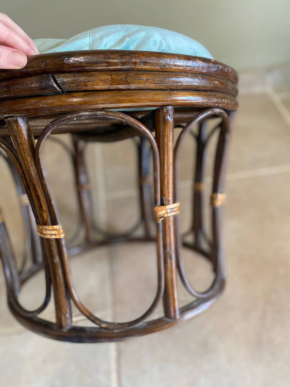 Vintage rattan pouf