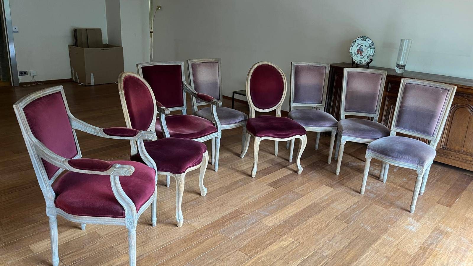Set of 8 Louis XVI style chairs – Patinated wood and velvet