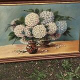 Table bouquet of hydrangeas