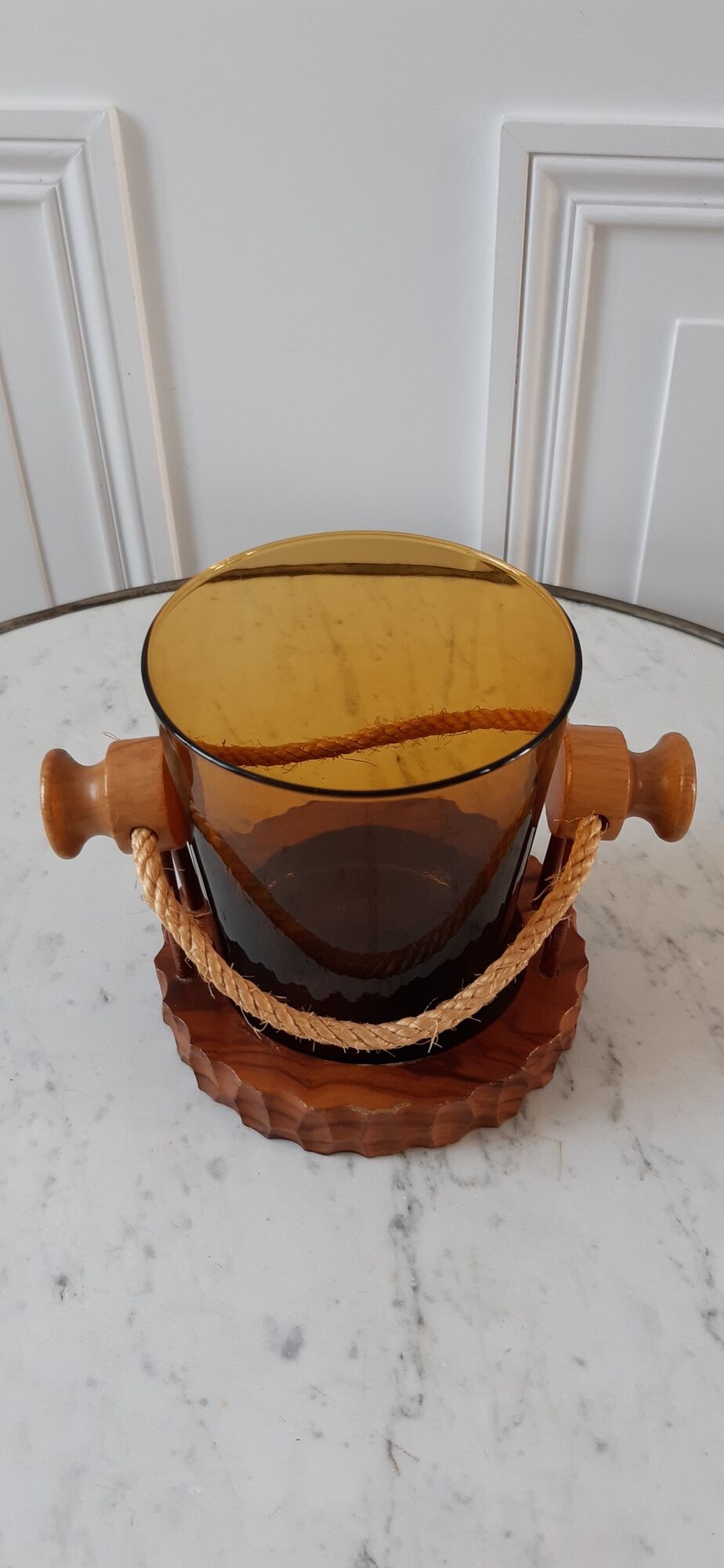 Amber glass and olive wood ice bucket / vintage rope 70s
