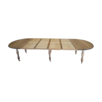 Large oval table in solid walnut renovated