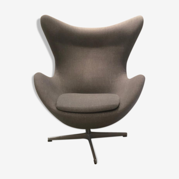 Egg armchair by Arne Jacobsen for Fritz Hansen