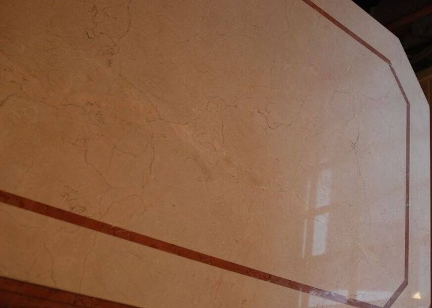 Large marble dining table – Central base