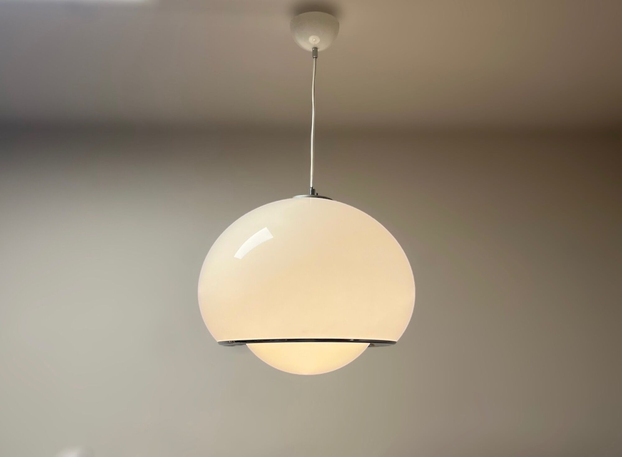 Iconic large space age lamp 'bud' 2223/2 by harvey guzzini, 60s