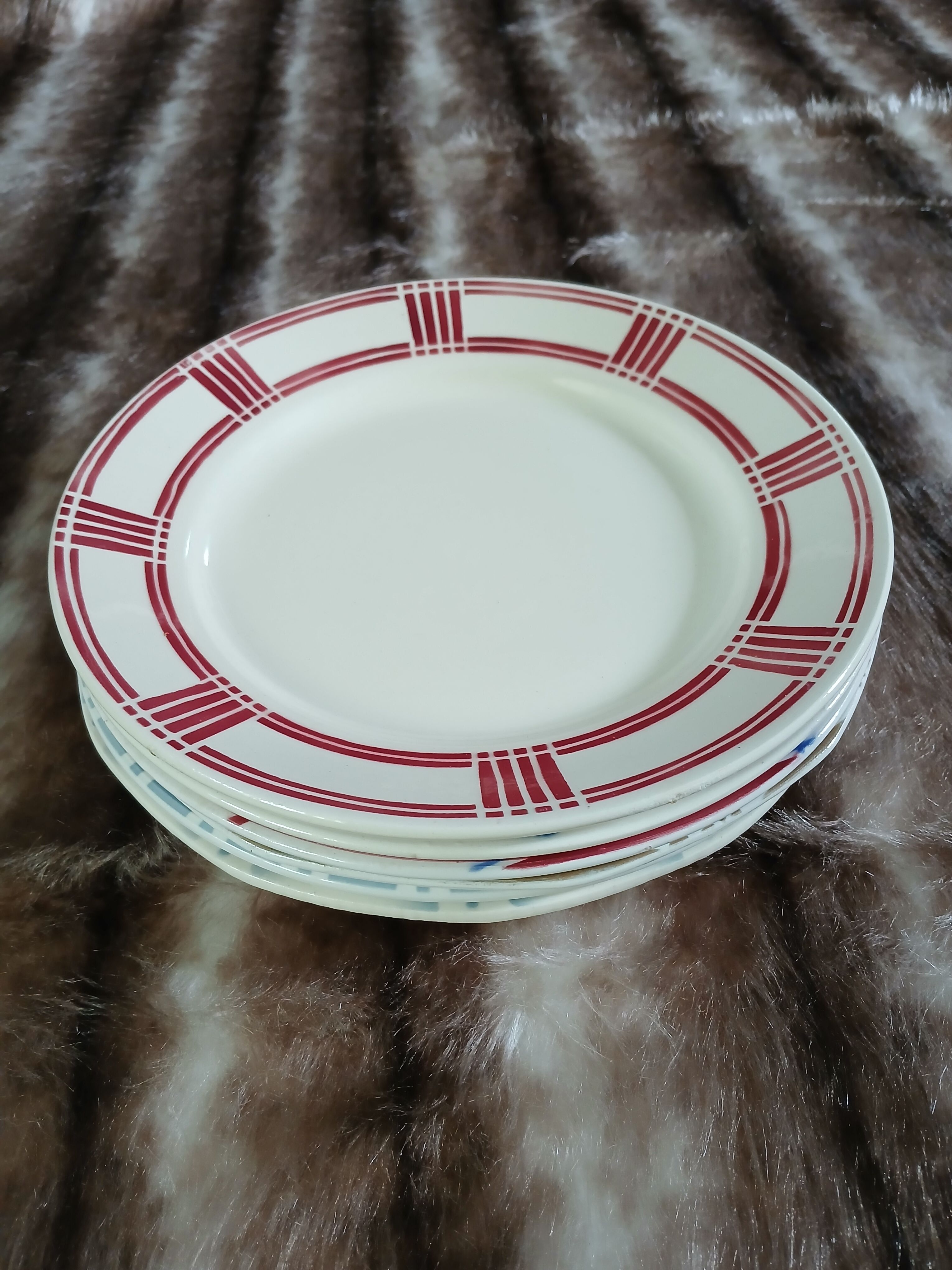 6 mismatched antique dinner plates
