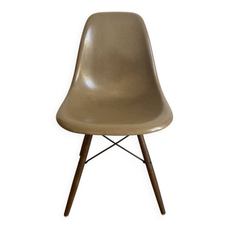 Eames DSW chair