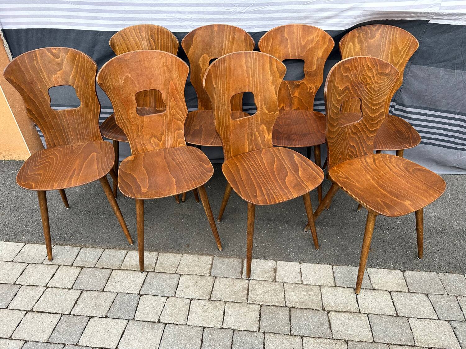 Suite de 8 chaises de bistrot Baumann vintage années 1970