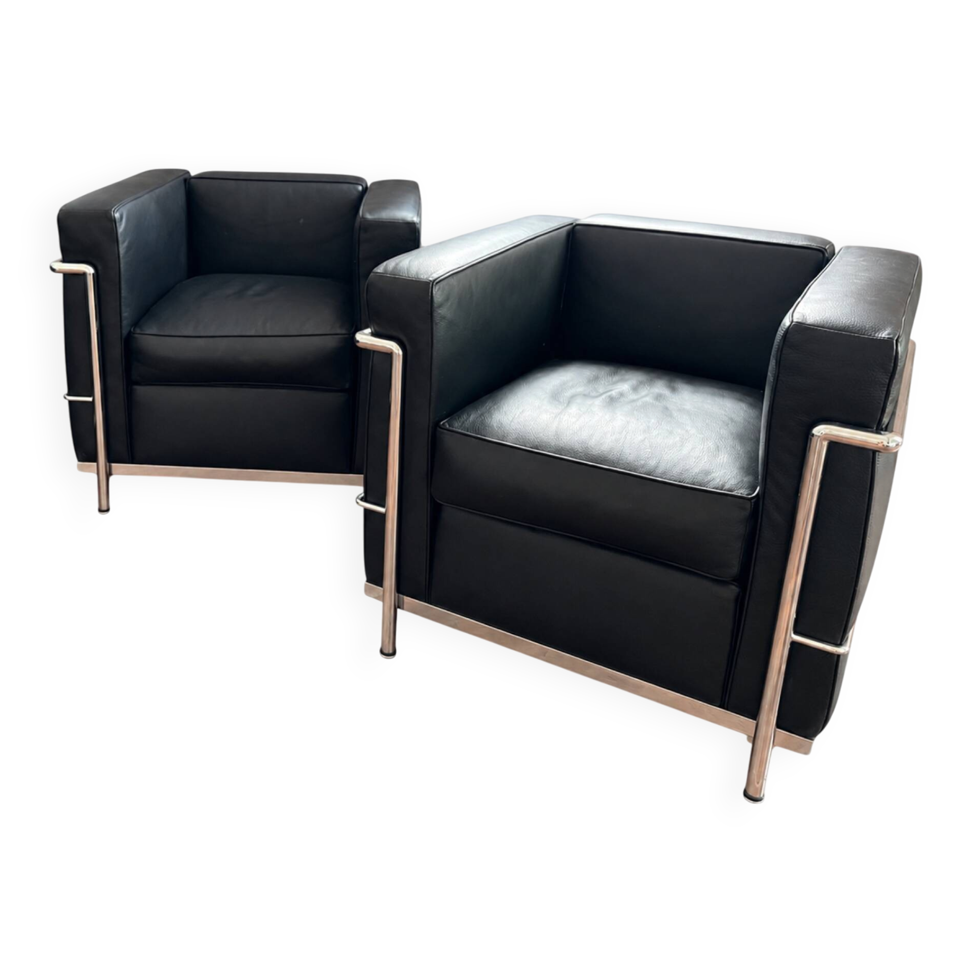 Paire de fauteuils en cuir