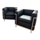 Paire de fauteuils en cuir