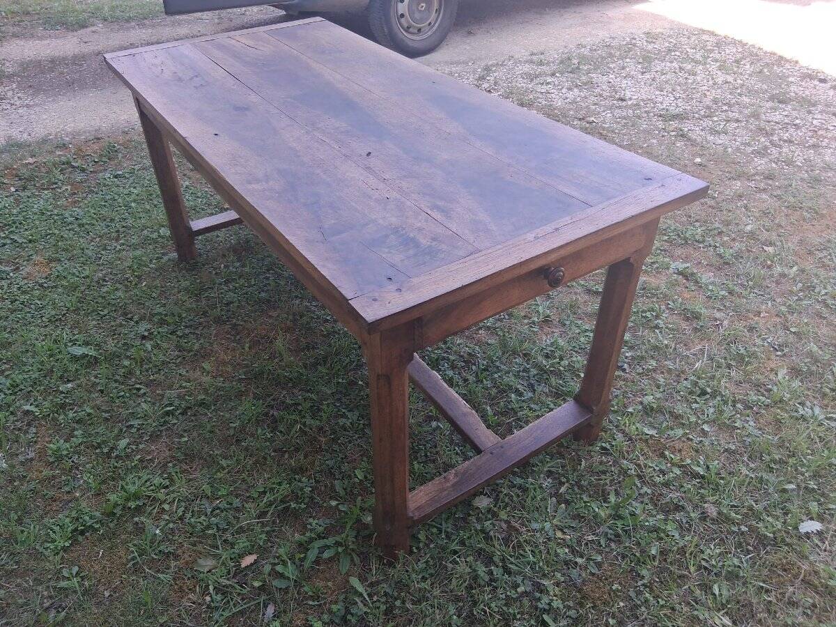Farm table in walnut - 19th century