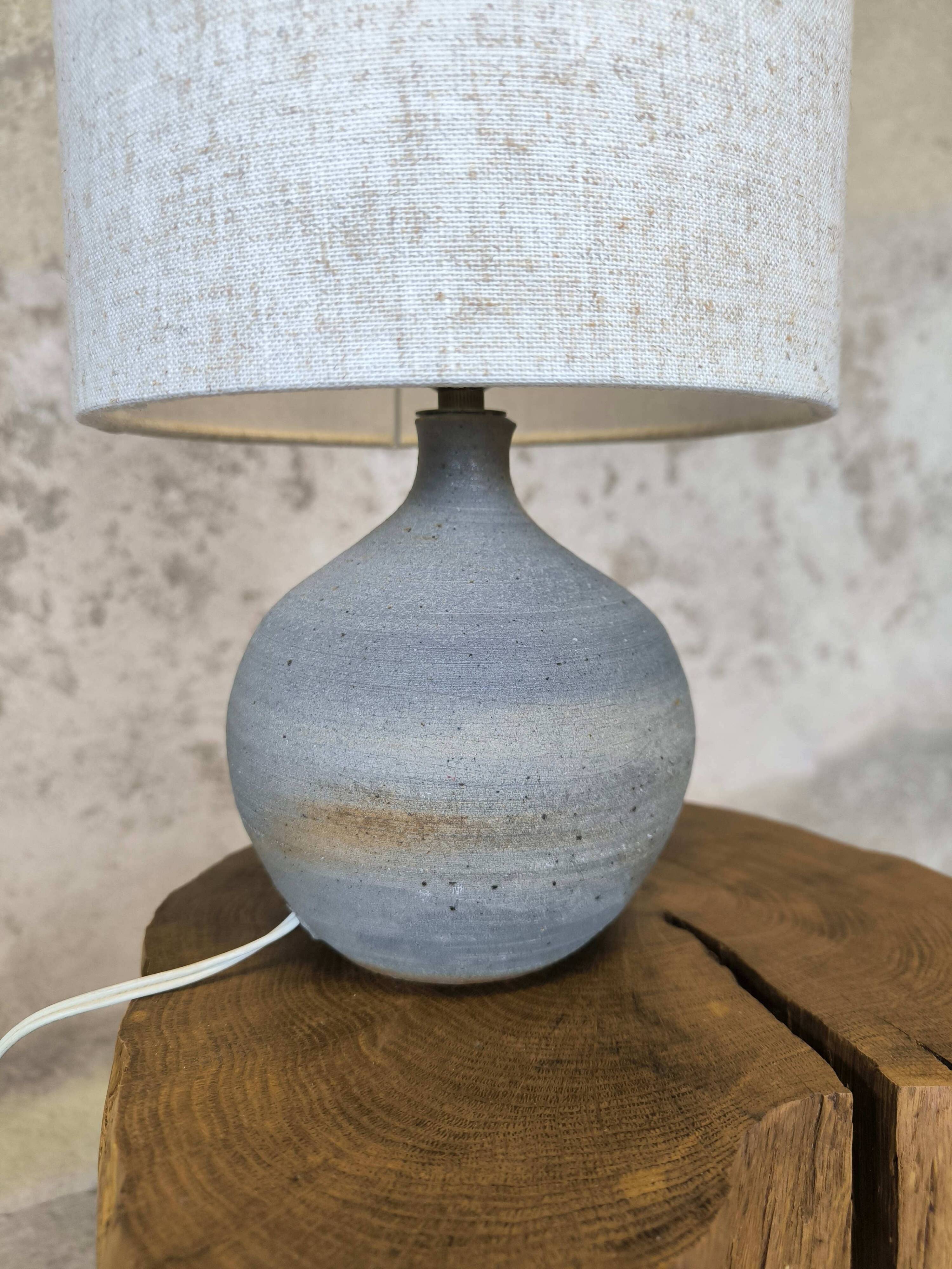 Vintage ceramic ball-shaped lamp